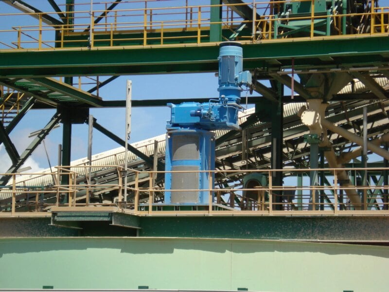 Boosting Manufacturing Efficiency with Industrial Mixing Agitators